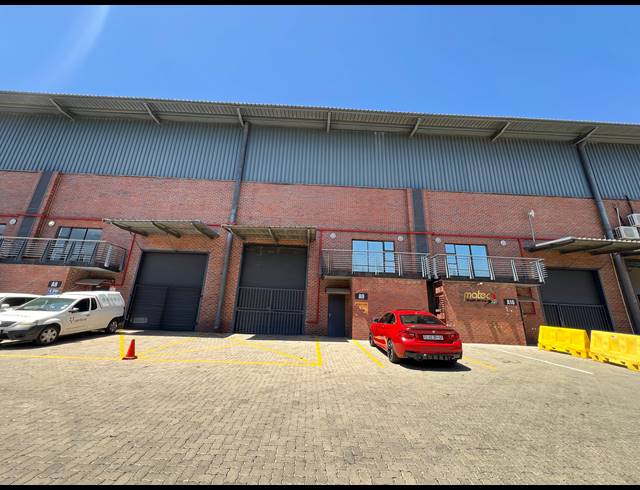 302M² WAREHOUSE TO LET IN LASER PARK